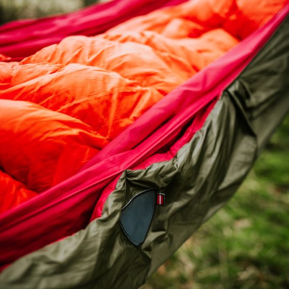 Hammock with insulation